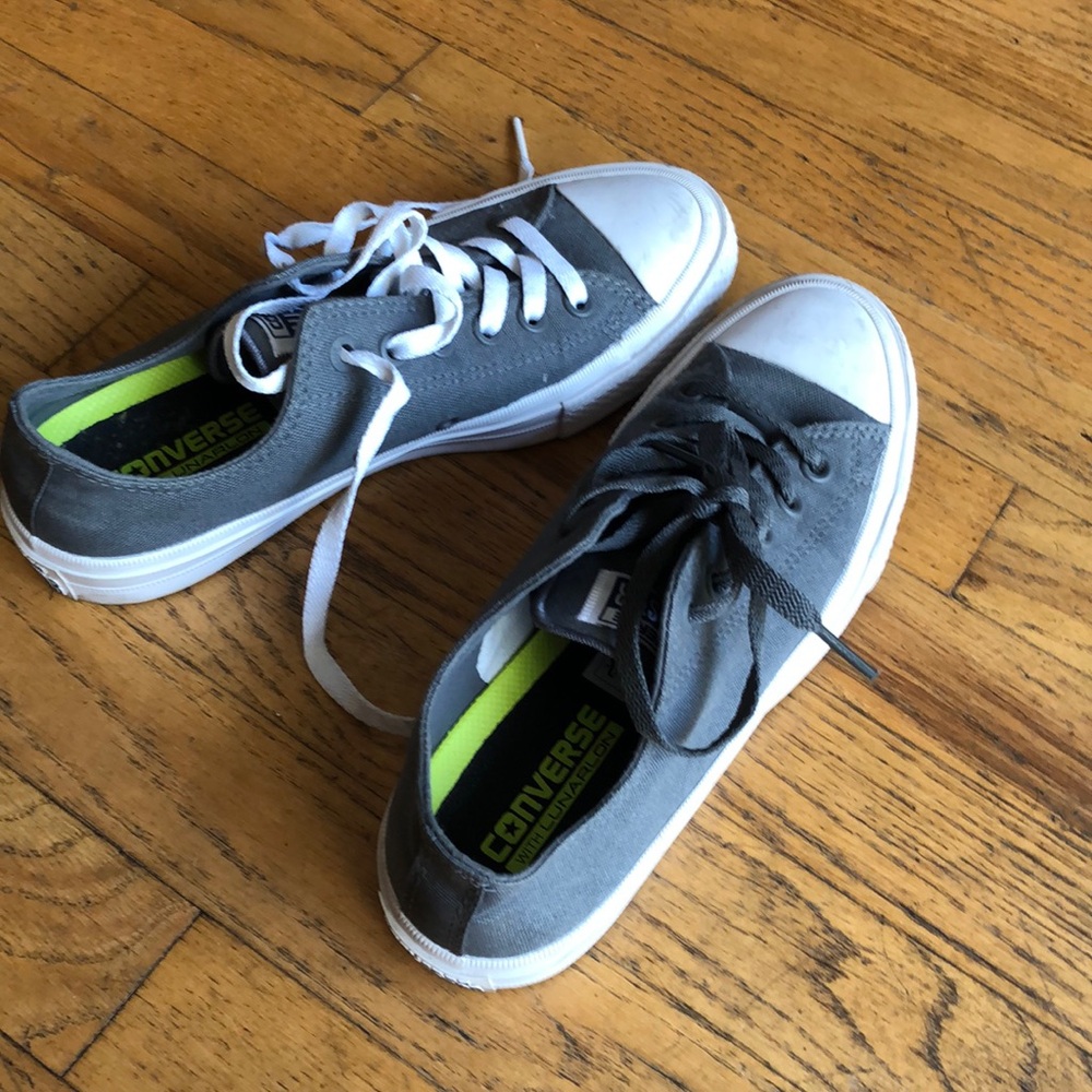 Grey converse sneakers. Never worn. Size 8